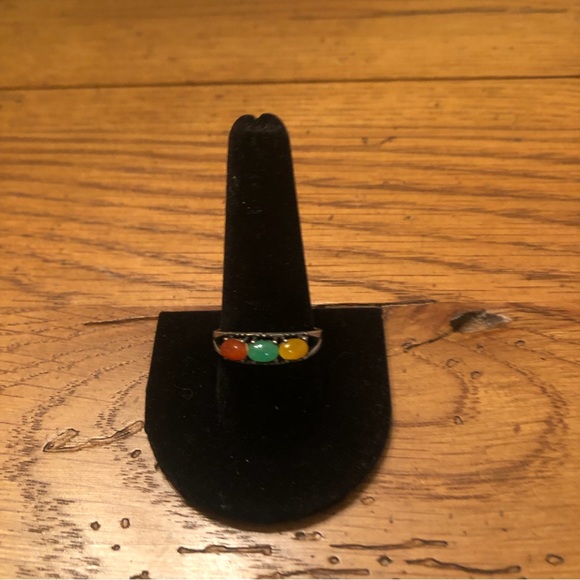 🌸VTG Avon Sterling Silver Three Stone Ring - Picture 3 of 9